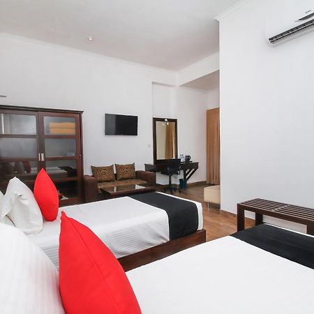 Sasha Transit Hotel Katunayaka Bagian luar foto