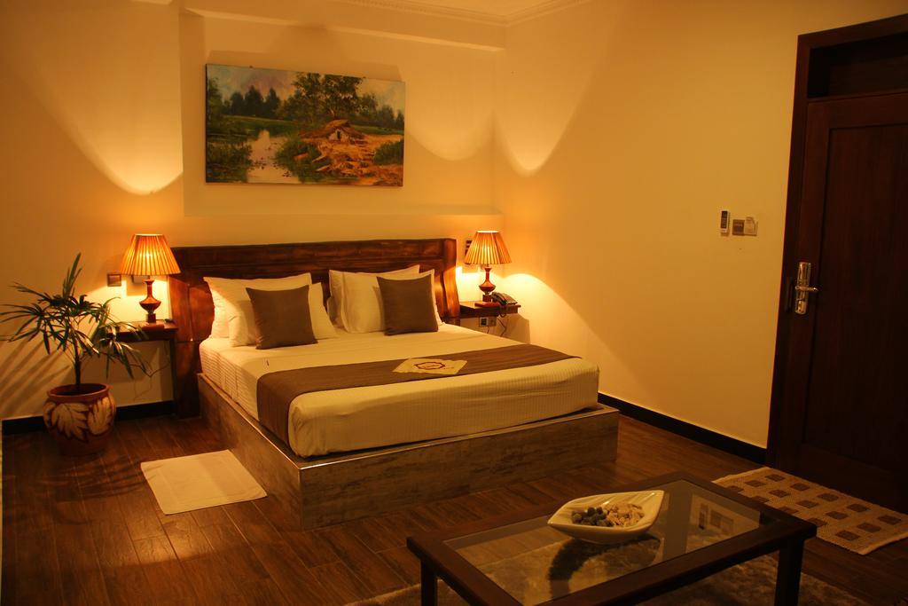 Sasha Transit Hotel Katunayaka Bagian luar foto