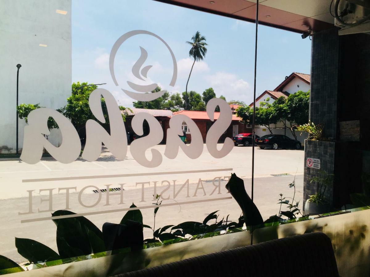 Sasha Transit Hotel Katunayaka Bagian luar foto