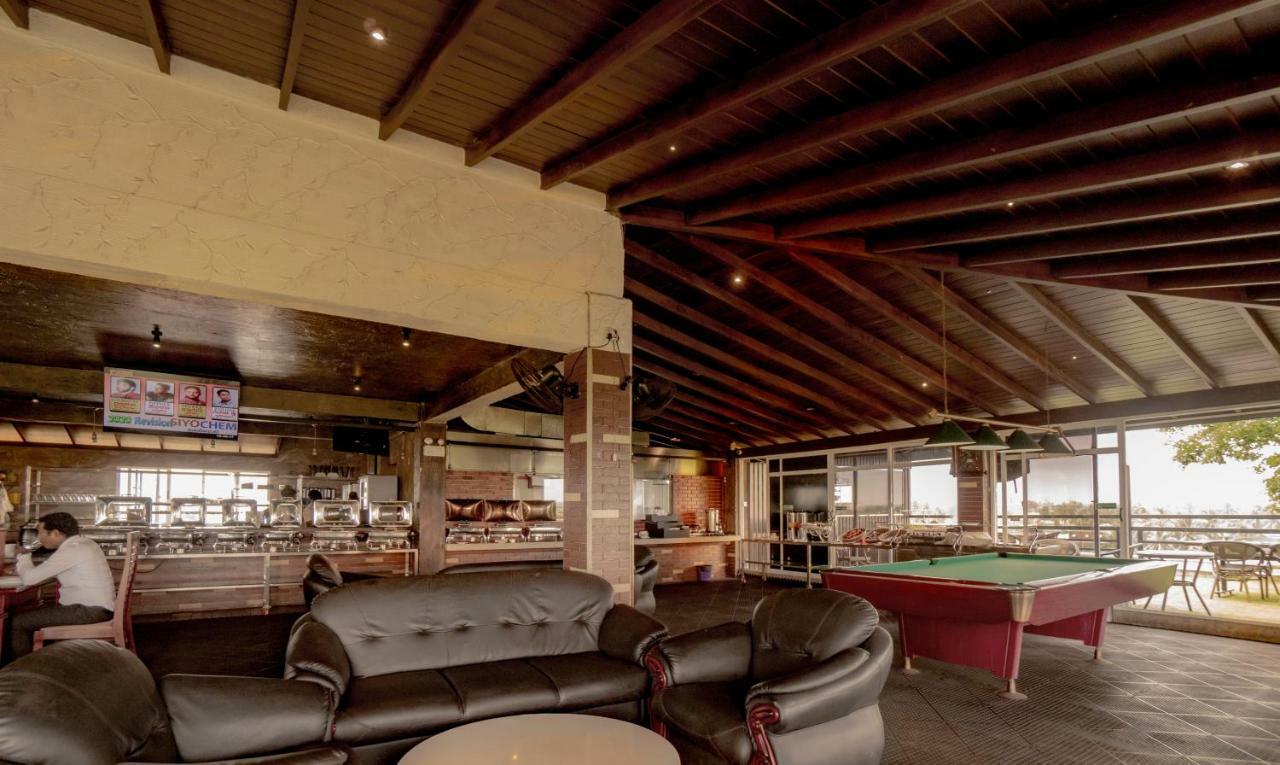 Sasha Transit Hotel Katunayaka Bagian luar foto
