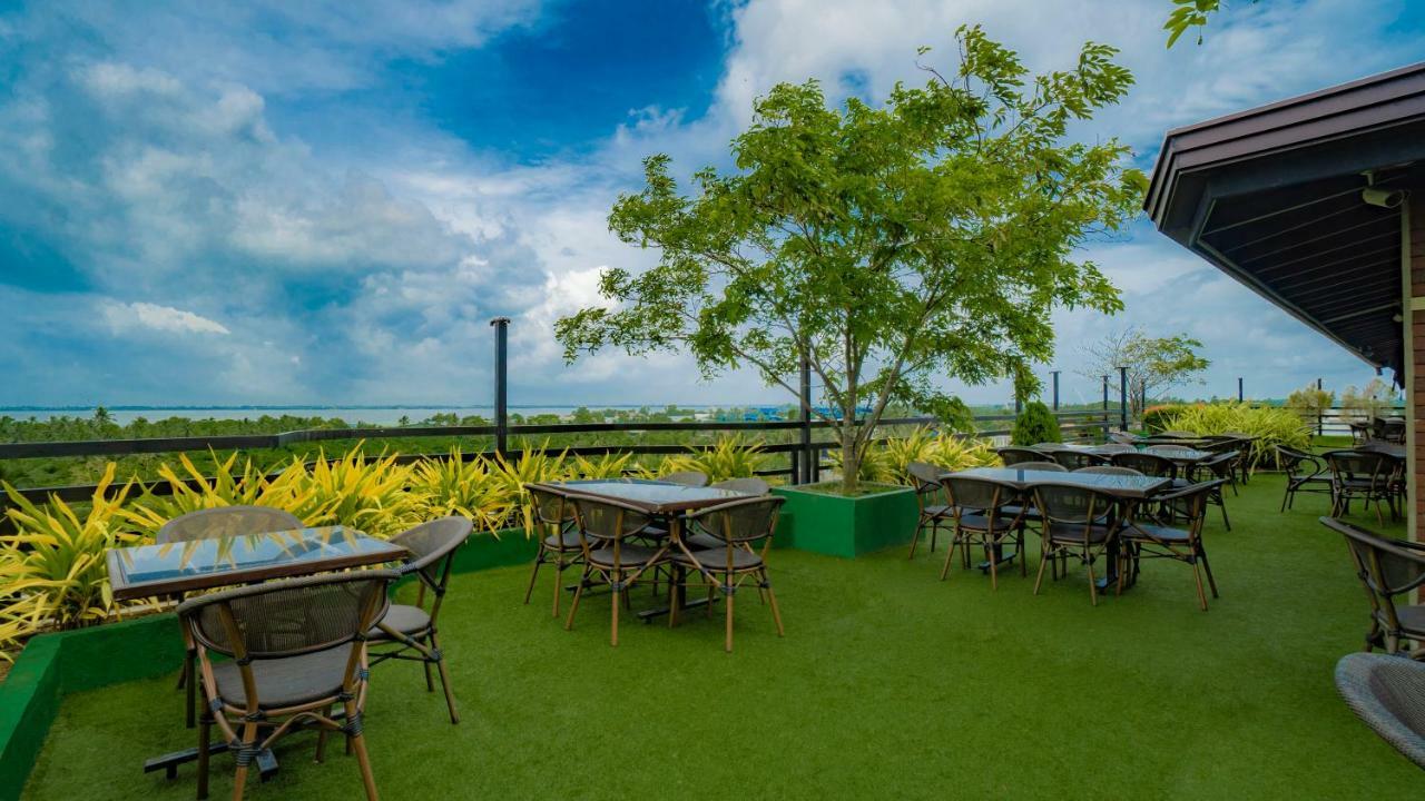 Sasha Transit Hotel Katunayaka Bagian luar foto